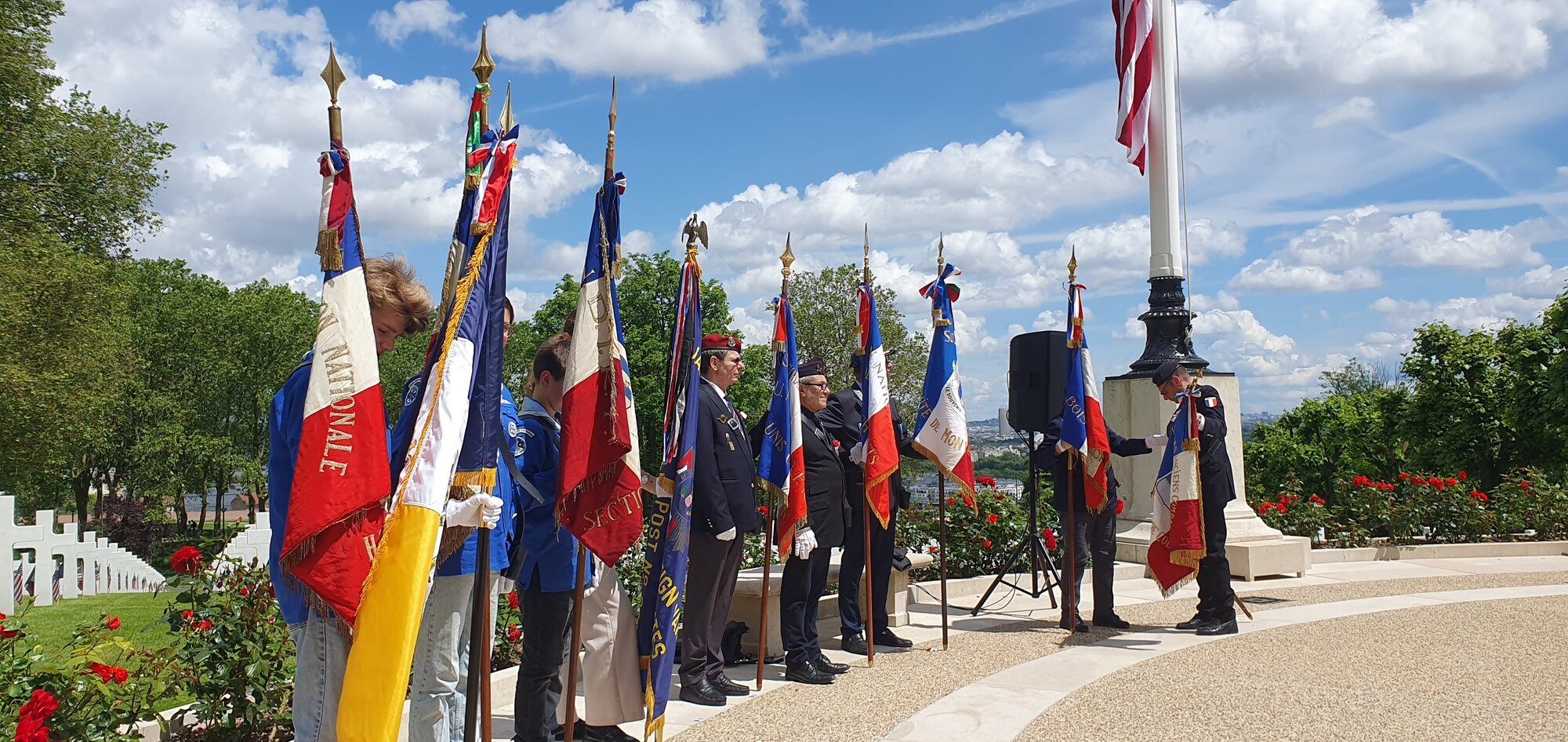 Notre drapeau au cimetière américain de Suresnes pour le Memorial Day 2024