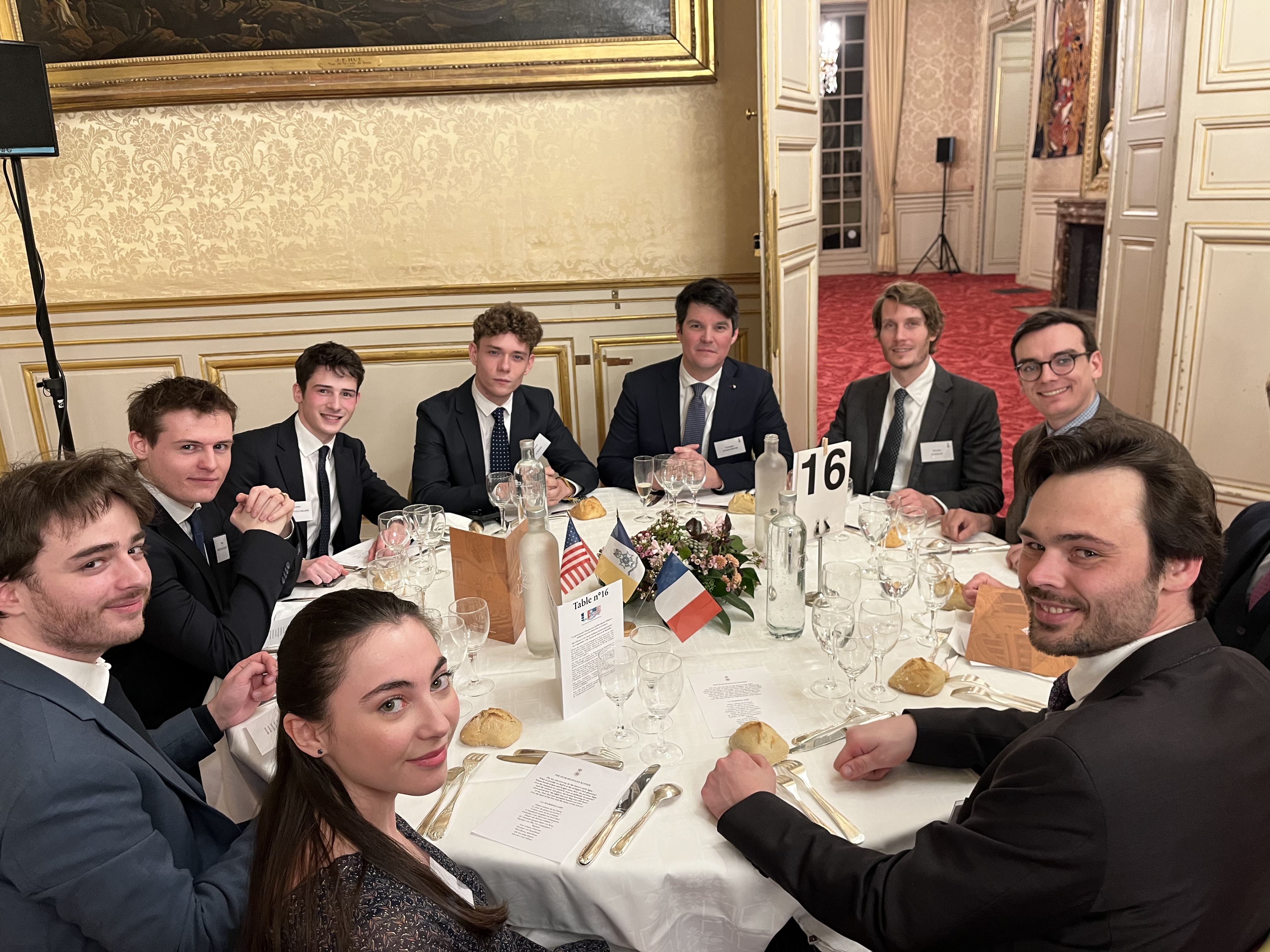 Les jeunes en nombre au dîner du 7 février 2025